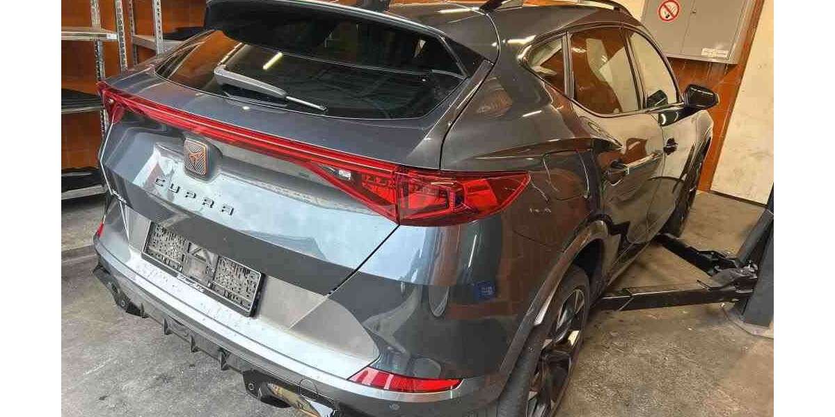 Cupra Formentor VZ 1.4 eHybrid DSG NAVI PANORAMA AHK KAM 39.752 km 26.988 &euro; Bergkamen 59192