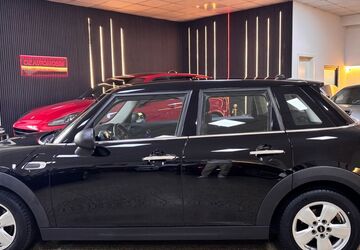 Mini One First 35.231 km 12.950 &euro; Dortmund 44388
