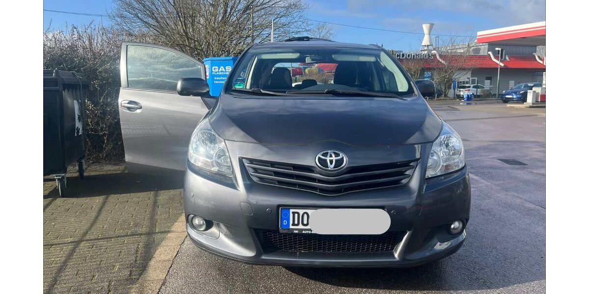 Toyota Verso 185.000 km 6.600 &euro; Dortmund 44309