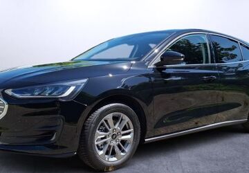 Ford Focus 9.900 km 25.390 &euro; Recklinghausen 45659