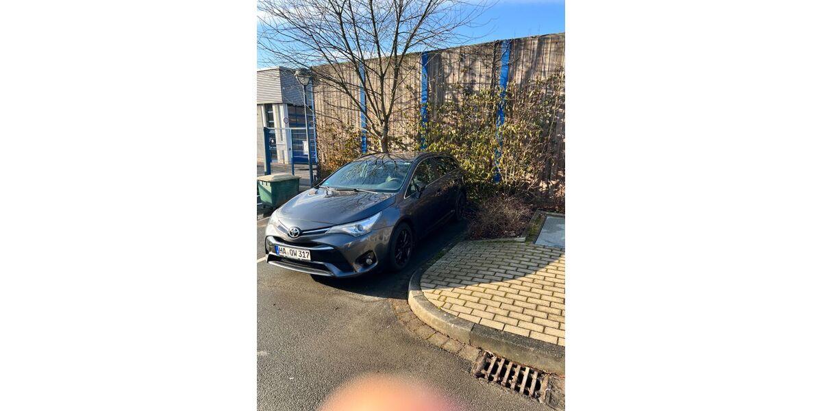Toyota Avensis 89.800 km 14.300 &euro; Hagen 58093