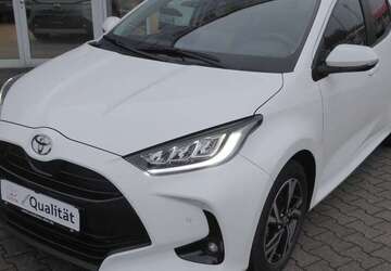 Toyota Yaris 2.185 km 28.190 &euro; Iserlohn 58638