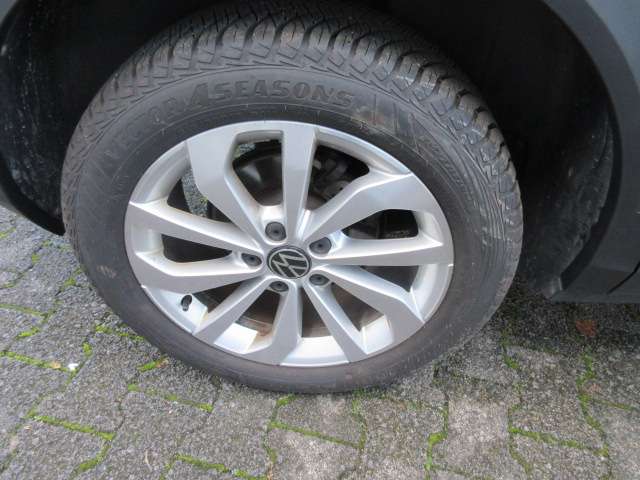 VW T-Roc Style 1.5 TSI DSG NAVI AHK IQ LIGHT ALU APS 26.200 km 27.988 &euro; Bergkamen 59192