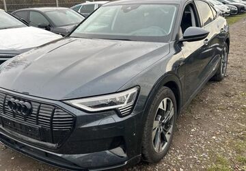 Audi e-tron 32.983 km 29.935 &euro; Hagen 58091