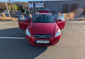 Kia ceed / Ceed 134.000 km 3.900 &euro; Hemer 58675
