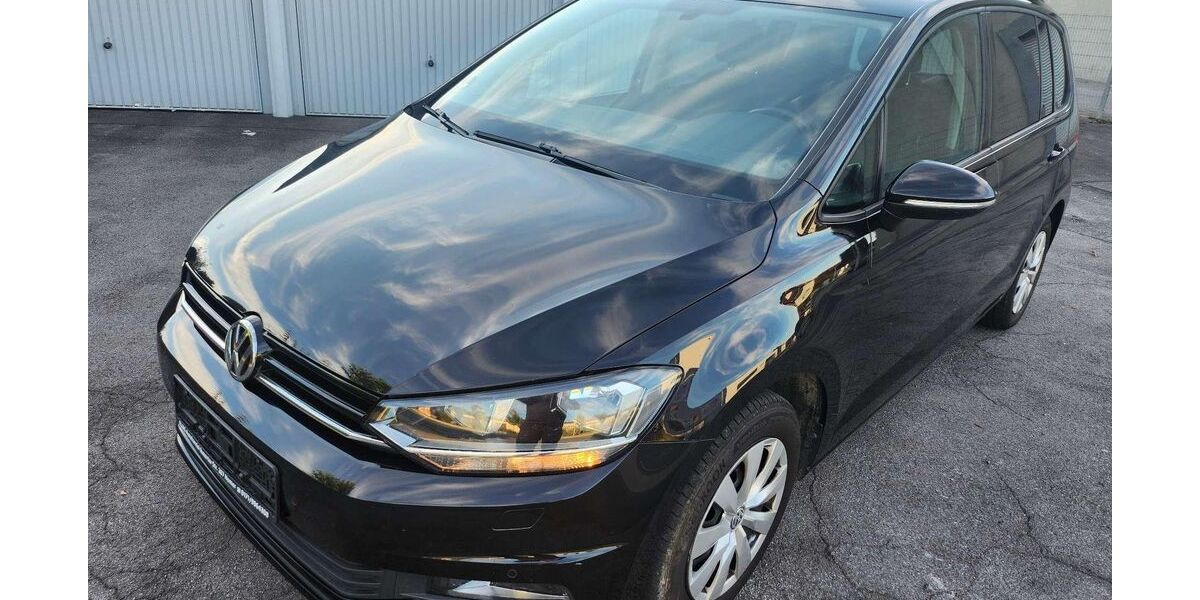 VW Touran 212.884 km 9.599 &euro; Hemer(Ihmert) 58675