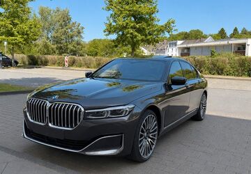 BMW 750 85.117 km 48.000 &euro; Dortmund 44269