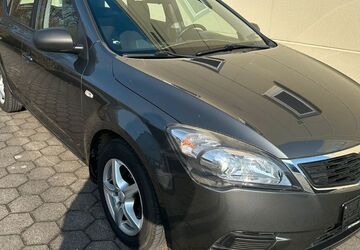 Kia ceed Sportswagon 76.000 km 5.490 &euro; Hattingen 45527