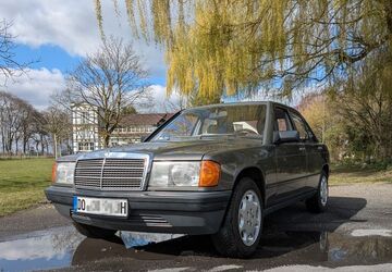 Mercedes-Benz 190 146.000 km 8.900 &euro; Dortmund 44287