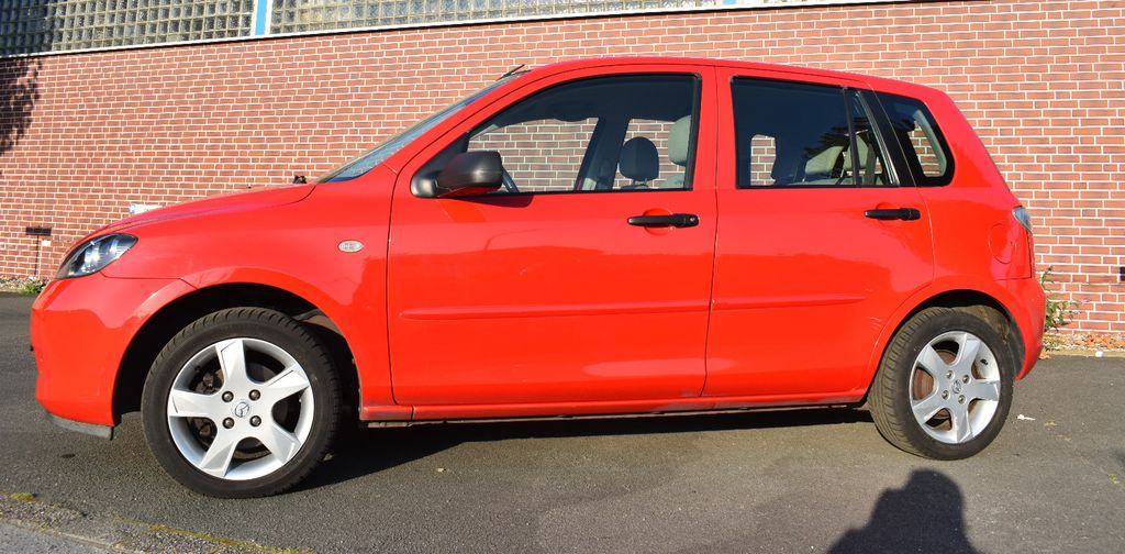 Mazda 2 130.155 km 2.800 &euro; Dortmund 44379