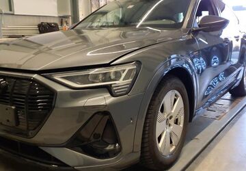 Audi e-tron 47.523 km 41.850 &euro; Hagen 58091