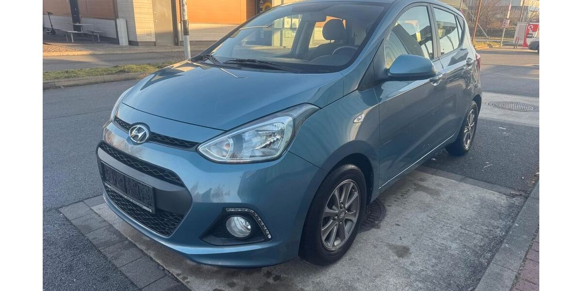 Hyundai i10 64.000 km 6.200 &euro; recklinghausen 45657