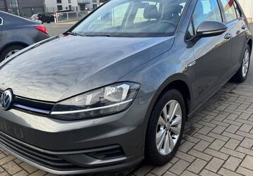 VW Golf 211.000 km 8.880 &euro; dortmund 44369