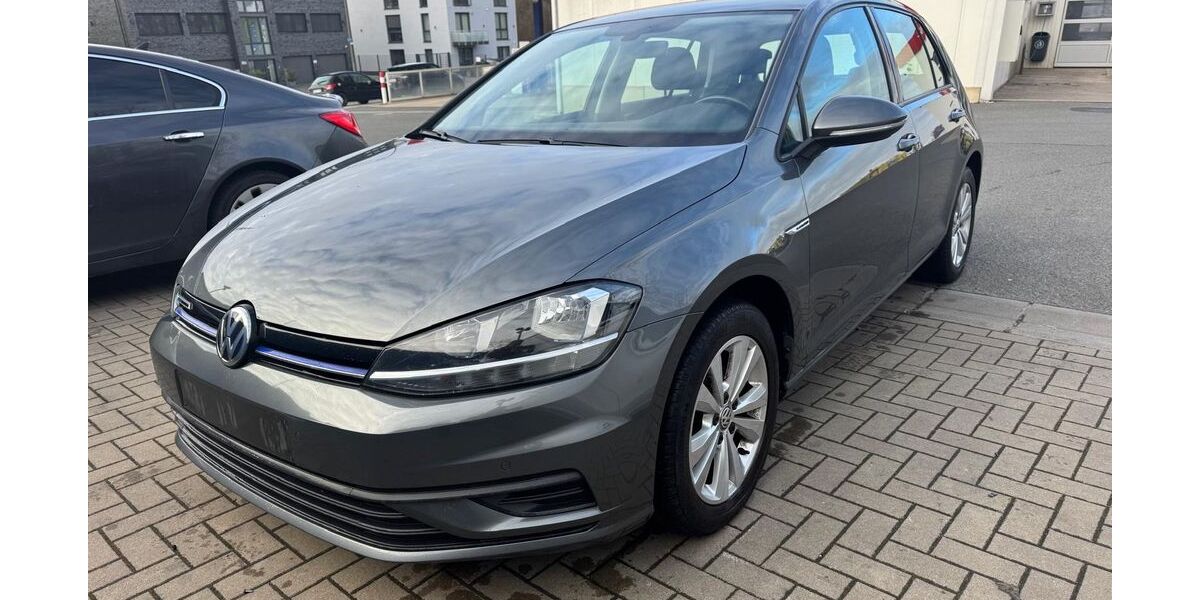 VW Golf 211.000 km 8.880 &euro; dortmund 44369