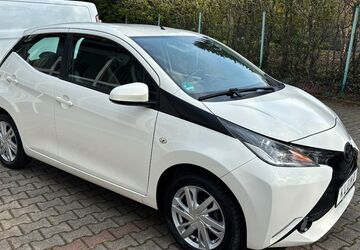 Toyota Aygo (X) 57.000 km 7.999 &euro; Dortmund 44265