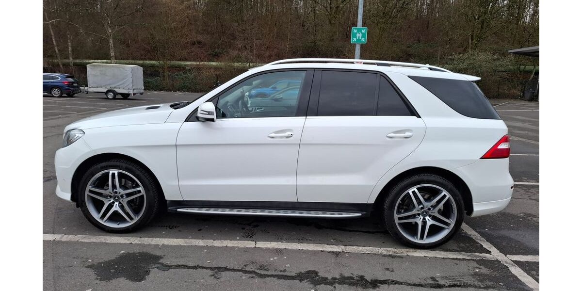 Mercedes-Benz ML 350 194.000 km 20.300 &euro; Bochum 44795