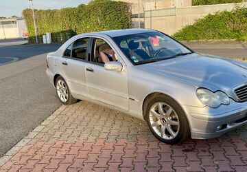 Mercedes-Benz C 200 150.000 km 4.800 &euro; Dortmund 44145