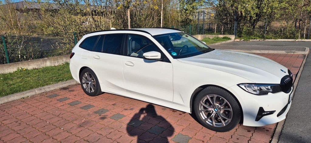 BMW 318 130.100 km 22.999 &euro; Gelsenkirchen 45879