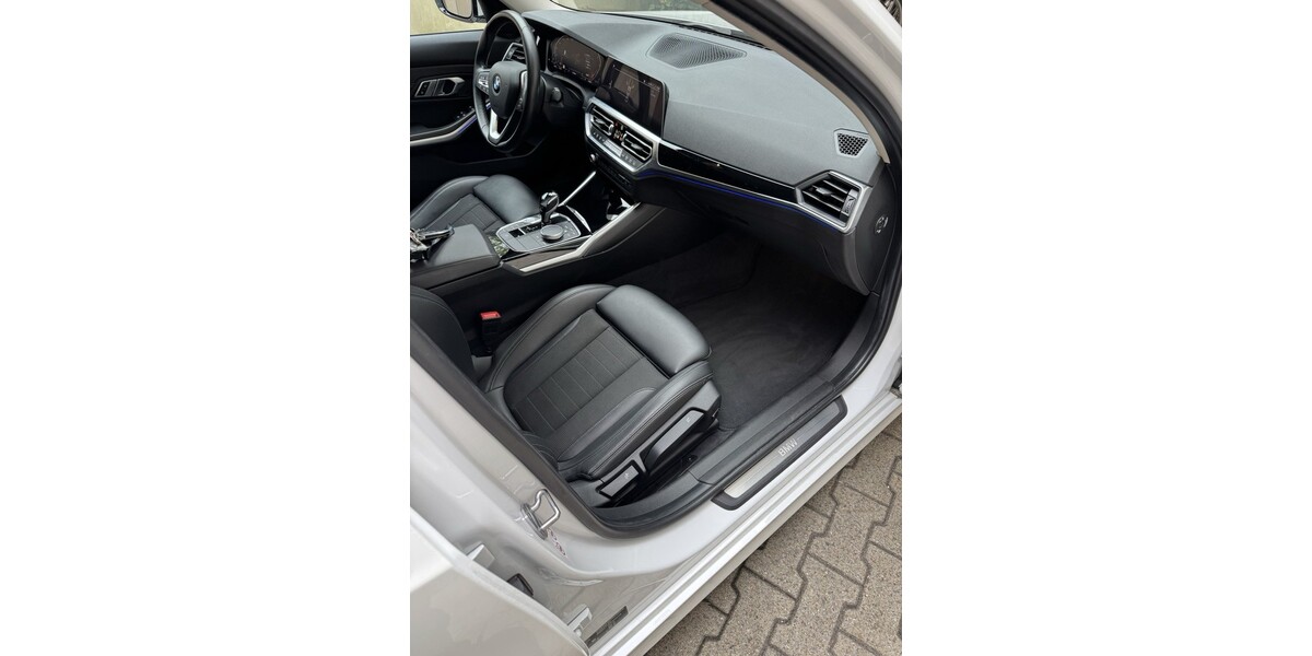 BMW 330i 61.300 km 33.500 &euro; Herne 44623