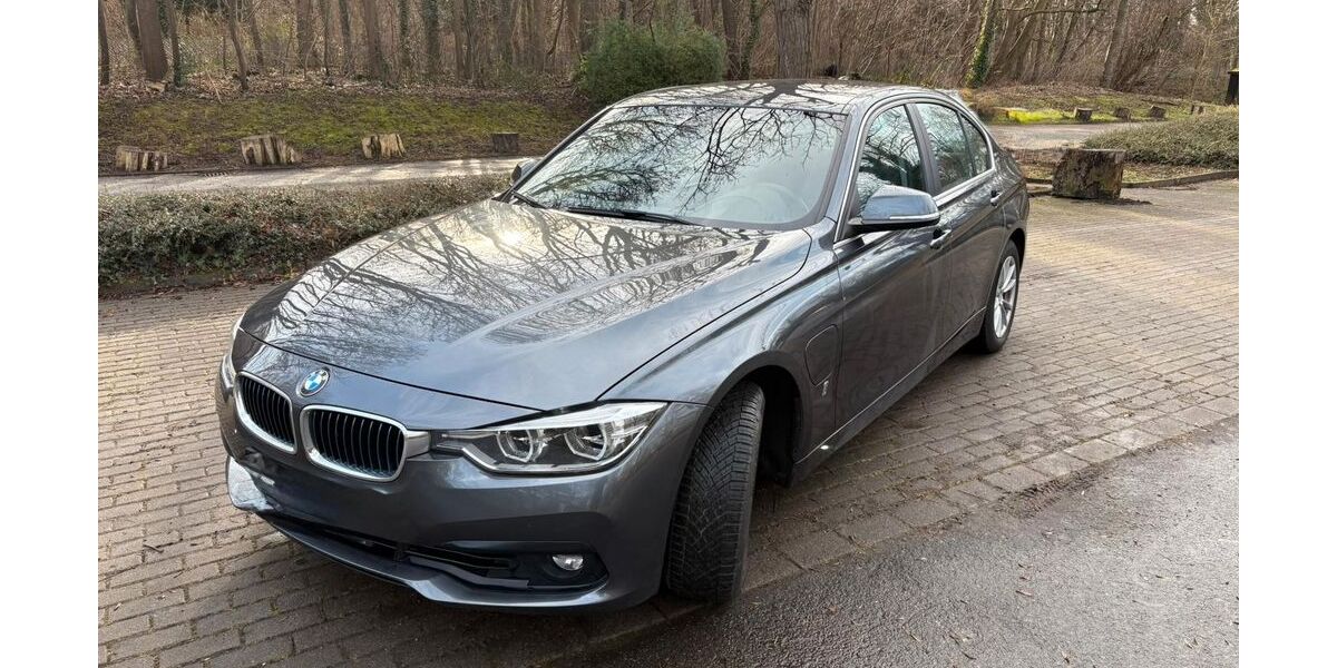 BMW 330 61.000 km 20.900 &euro; Dortmund 44339