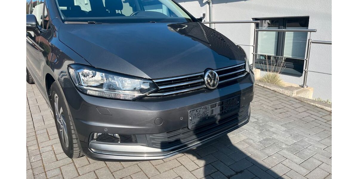 VW Touran 87.600 km 17.495 &euro; Dortmund 44265