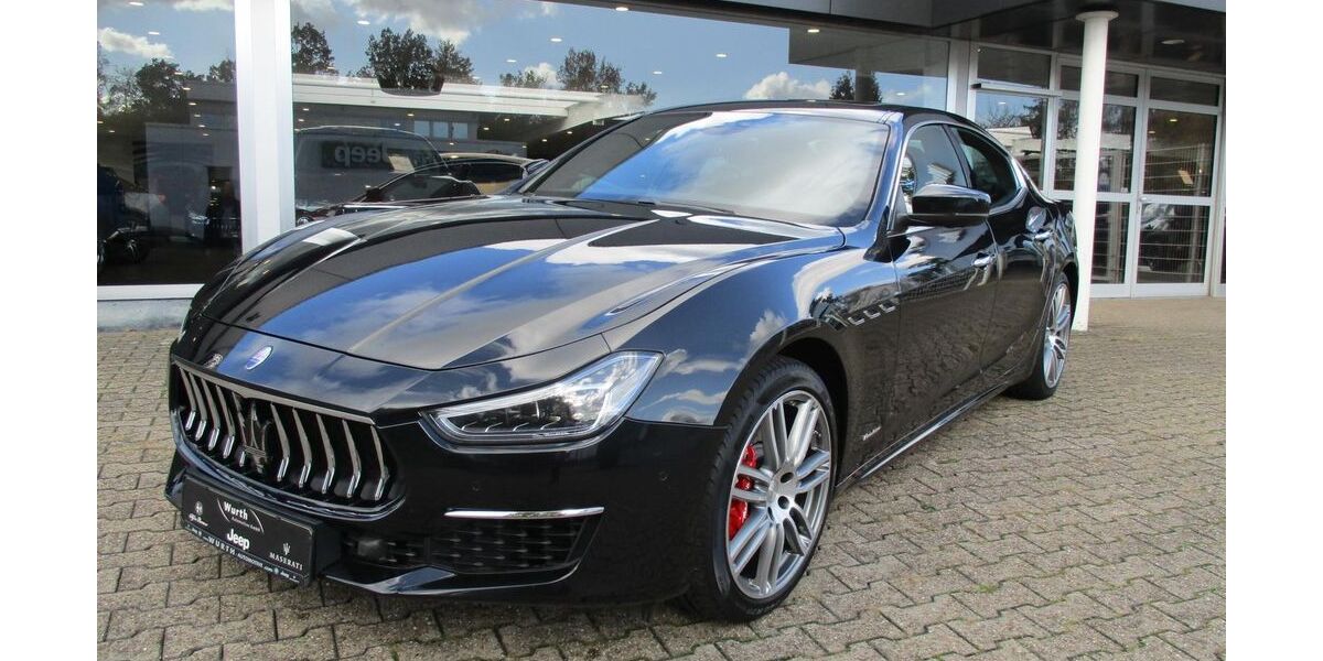 Maserati Ghibli 47.500 km 39.950 &euro; Schwerte 58239