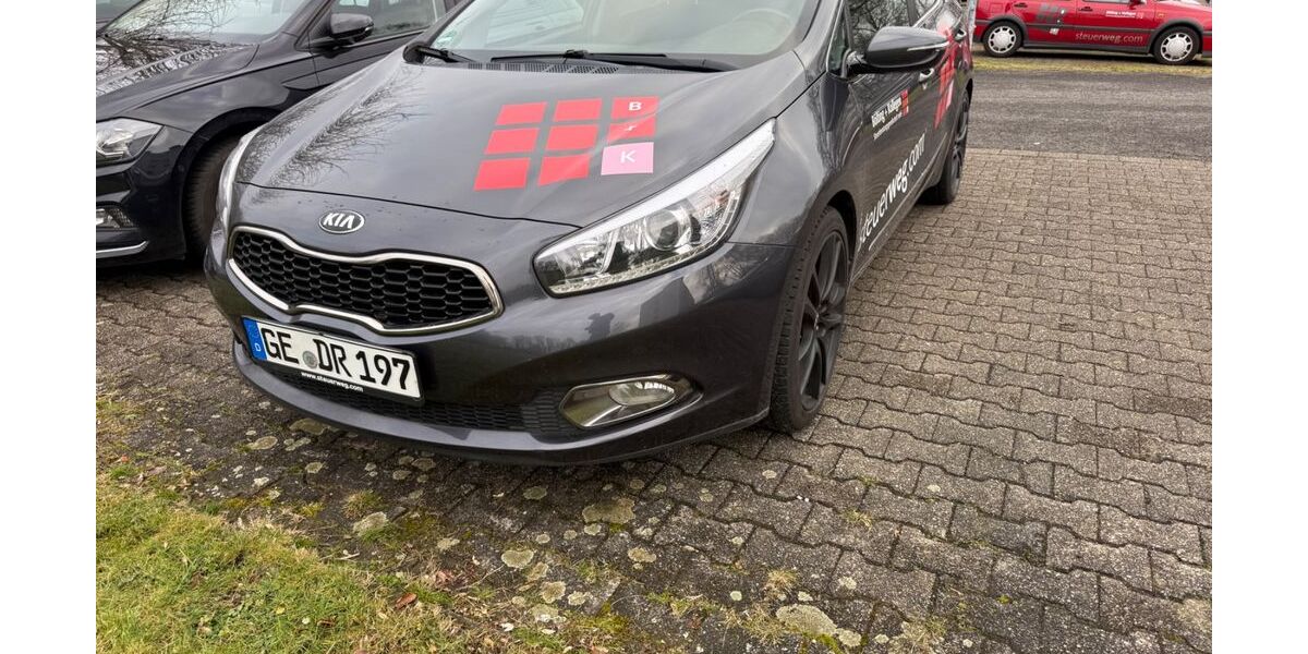 Kia ceed / Ceed 97.000 km 8.900 &euro; Gelsenkirchen 45884