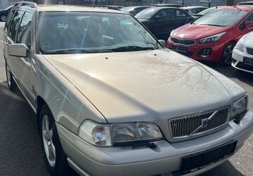 Volvo V70 325.000 km 3.499 &euro; Recklinghausen 45663