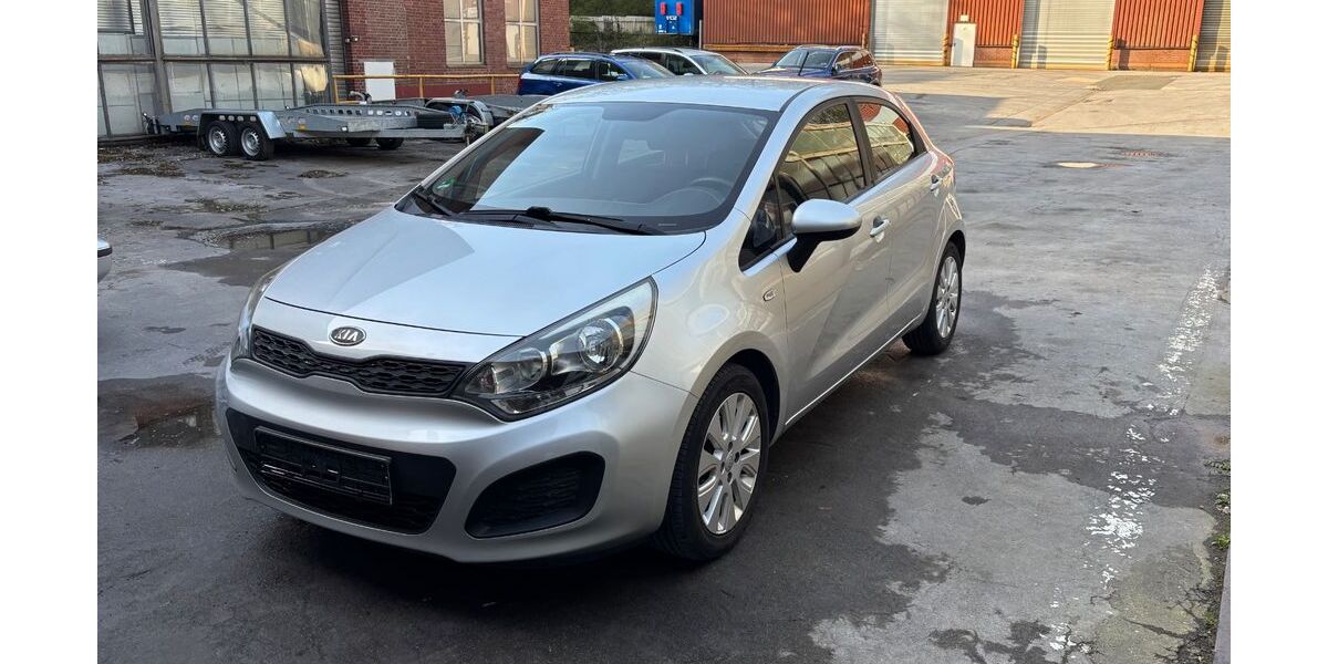 Kia Rio 78.000 km 5.349 &euro; Iserlohn 58640
