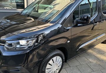 Toyota Proace City 45.381 km 15.950 &euro; Gelsenkirchen 45899