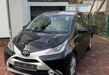 Toyota Aygo (X) 72.340 km 6.500 &euro; Recklinghausen 45659