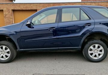 Mercedes-Benz ML 320 351.000 km 7.987 &euro; Gelsenkirchen 45881