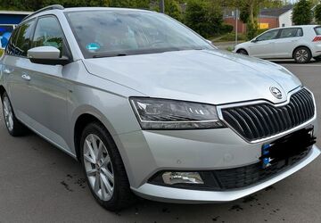 Skoda Fabia 101.500 km 9.950 &euro; Dortmund 44149