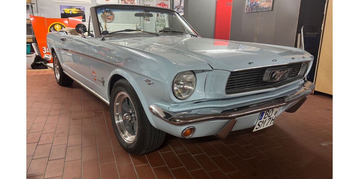 Ford Mustang 125.000 km 49.500 &euro; Bochum 44797