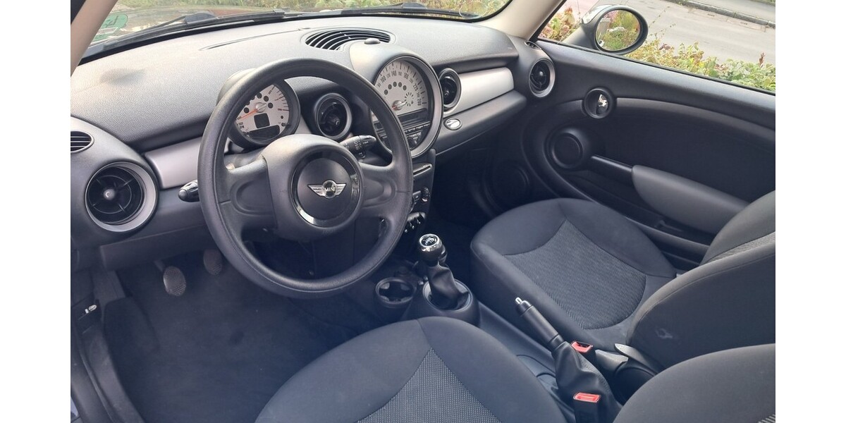 Mini Cooper 141.000 km 2.700 &euro; Dortmund 44135