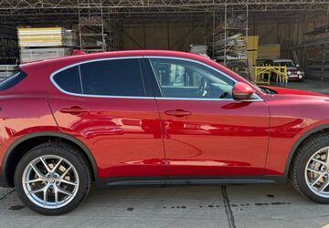 Alfa Romeo Stelvio 83.000 km 19.999 &euro; Recklinghausen 45659