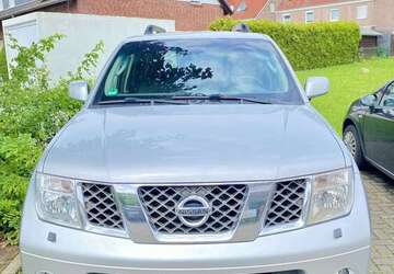 Nissan Pathfinder 225.000 km 8.250 &euro; Dortmund 44339