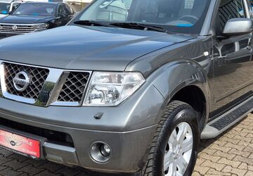 Nissan Pathfinder 208.000 km 9.890 &euro; Recklinghausen 45659