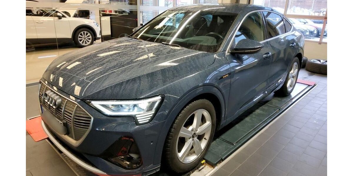 Audi e-tron 54.326 km 37.455 &euro; Hagen 58091