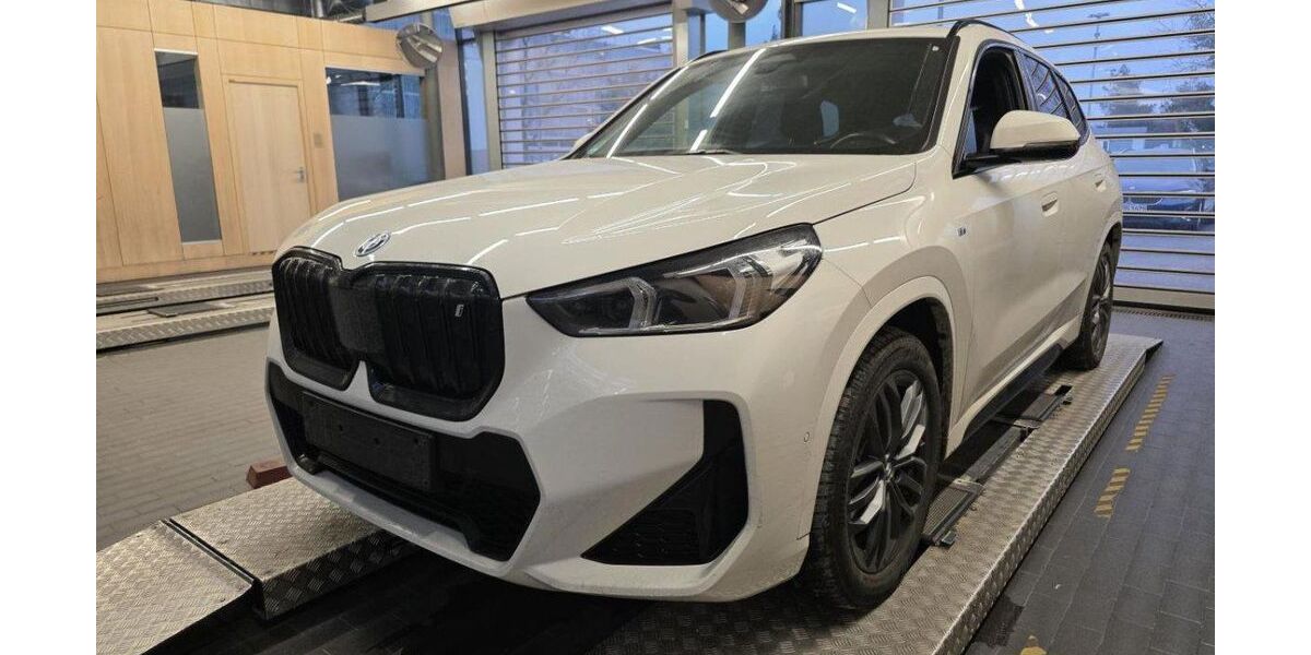 BMW iX1 32.369 km 36.405 &euro; Hagen 58091