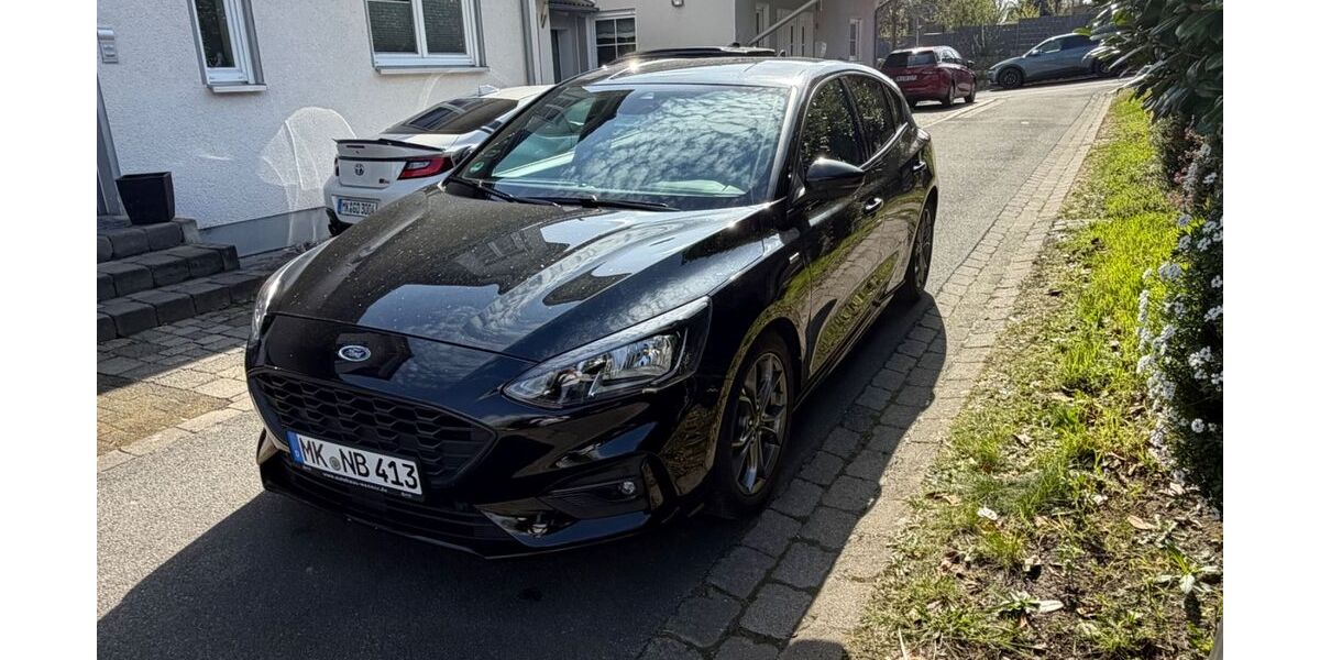 Ford Focus 69.400 km 15.400 &euro; Iserlohn 58644