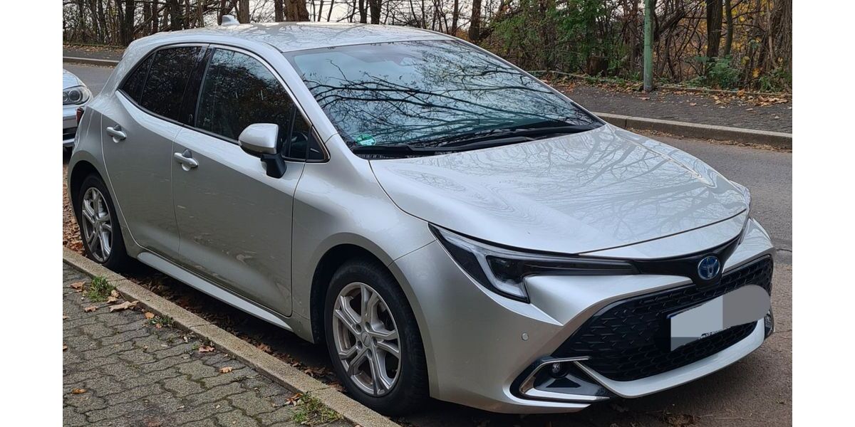 Toyota Corolla 27.400 km 24.990 &euro; Hagen 58135