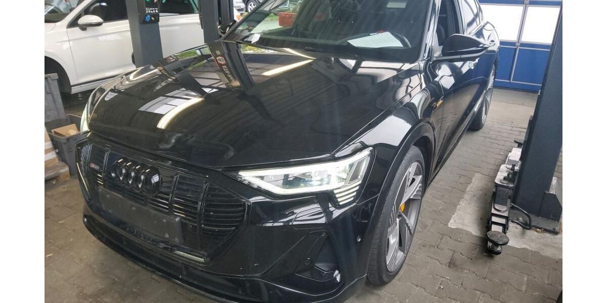 Audi e-tron 39.998 km 38.460 &euro; Hagen 58091