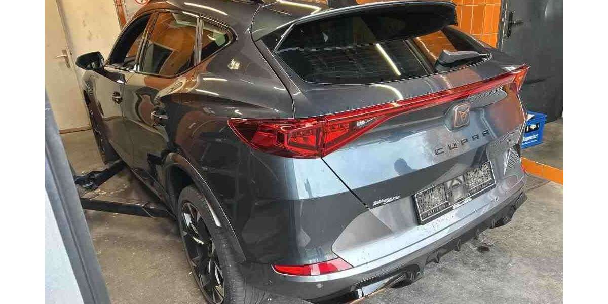 Cupra Formentor VZ 1.4 eHybrid DSG NAVI PANORAMA AHK KAM 39.752 km 26.988 &euro; Bergkamen 59192