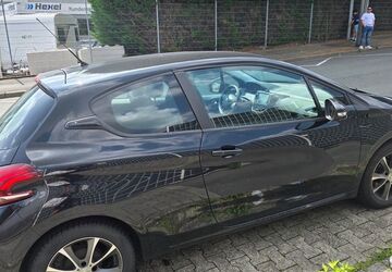 Peugeot 208 160.000 km 3.900 &euro; Dortmund 44388