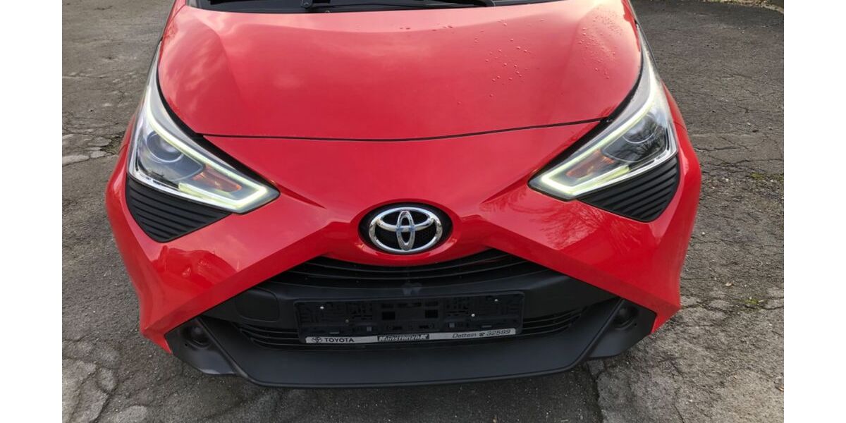 Toyota Aygo (X) 51.000 km 8.950 &euro; Dortmund 44357
