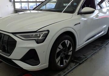 Audi e-tron 43.621 km 40.940 &euro; Hagen 58091
