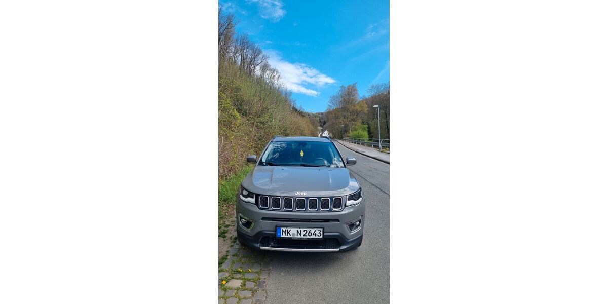 Jeep Compass 53.000 km 19.200 &euro; Altena 59762