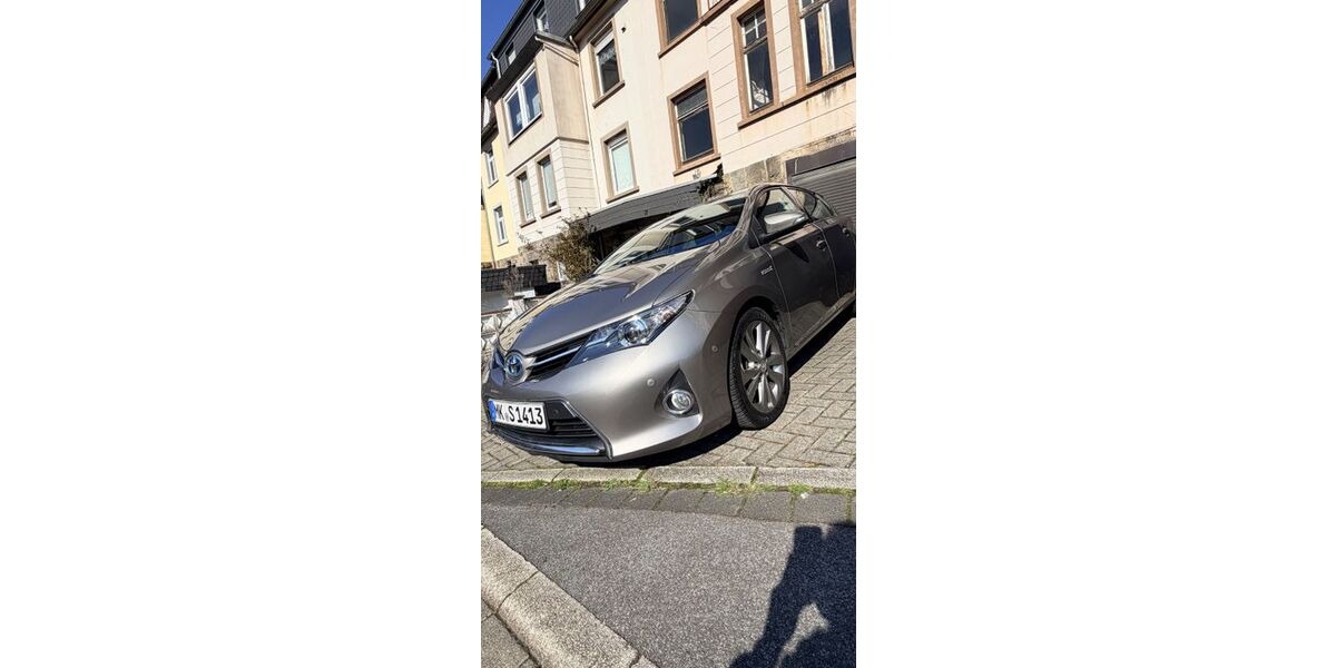 Toyota Auris 63.555 km 11.700 &euro; Altena 58762