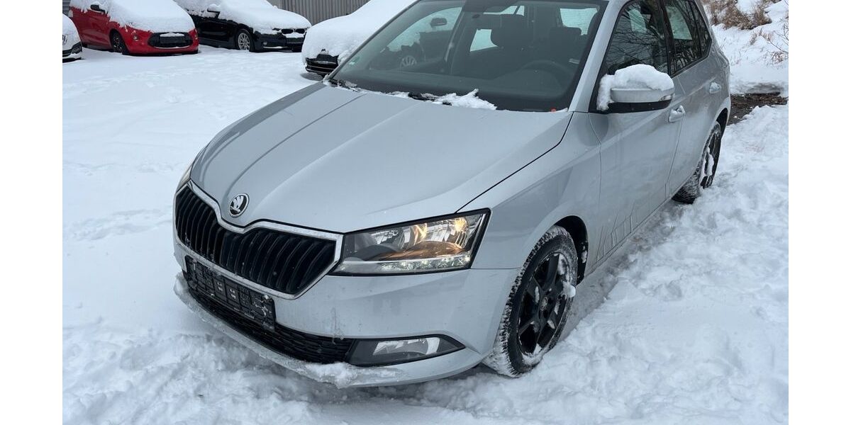 Skoda Fabia 49.865 km 11.880 &euro; Dortmund 44369